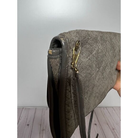 Etra Vintage Gray Suede Crosshatch Gold Detail Crossbody Purse - Picture 9 of 14